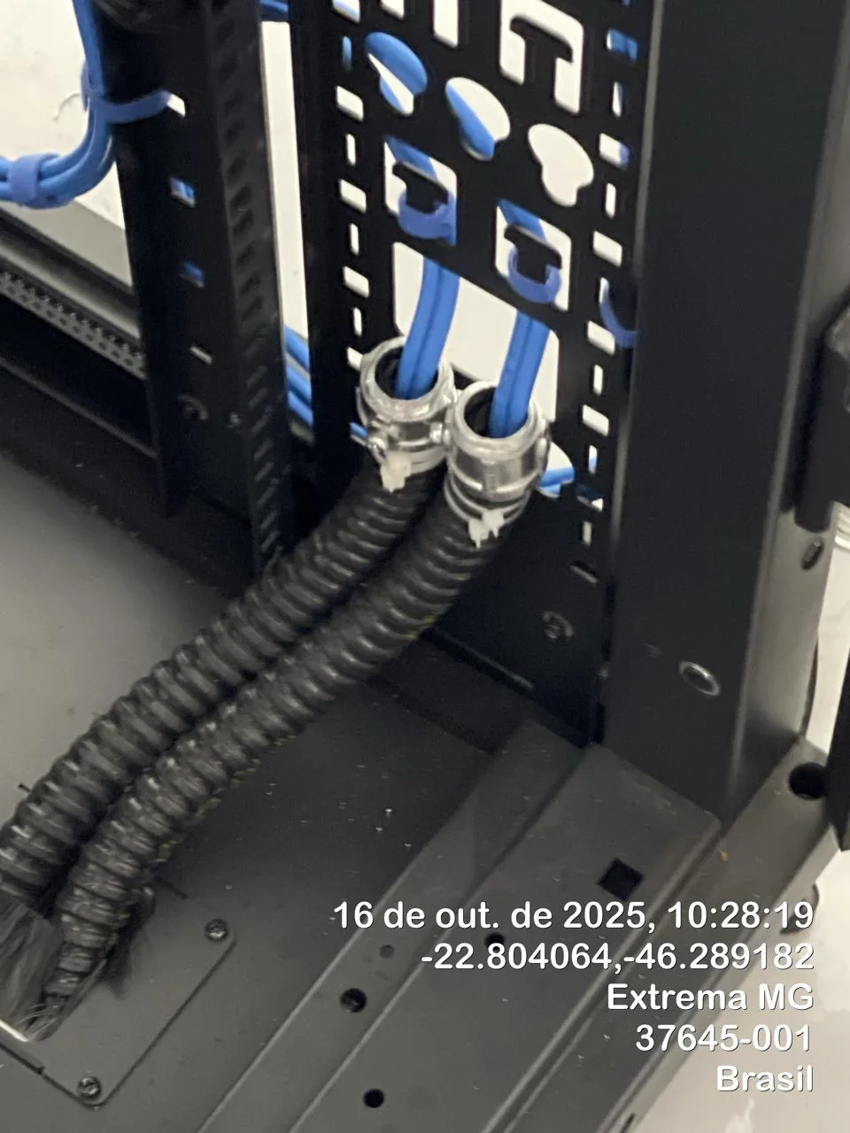 Detalhe de cabeamento estruturado